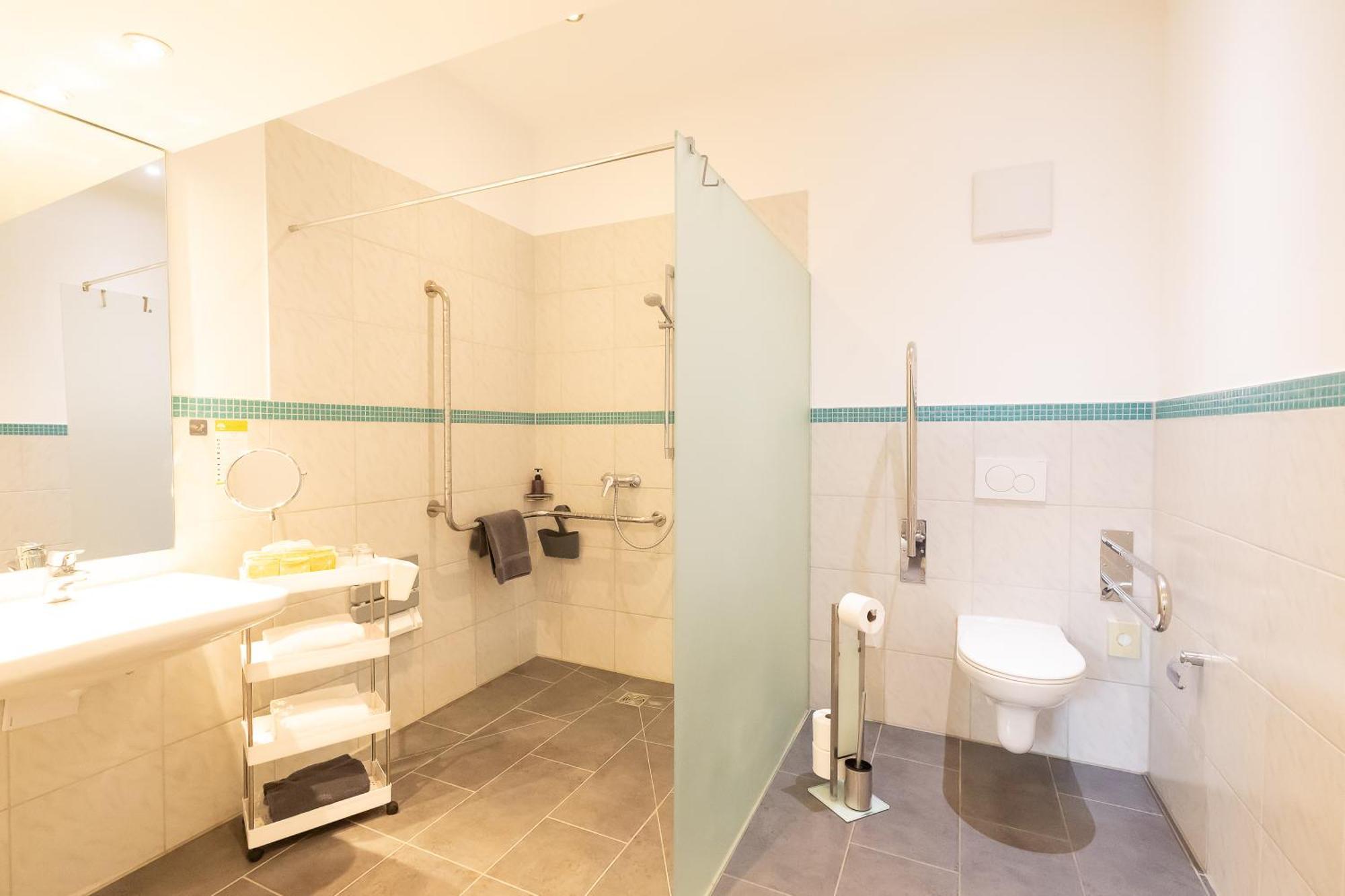 Hotel Dah-Inn Дахау Екстер'єр фото